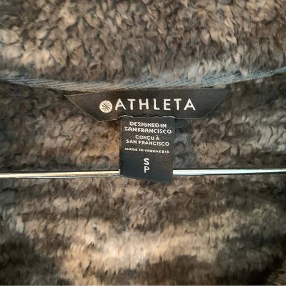 Athleta Camo Sherpa Plush Cozy  Fall Tugga Vest S - Picture 4 of 10
